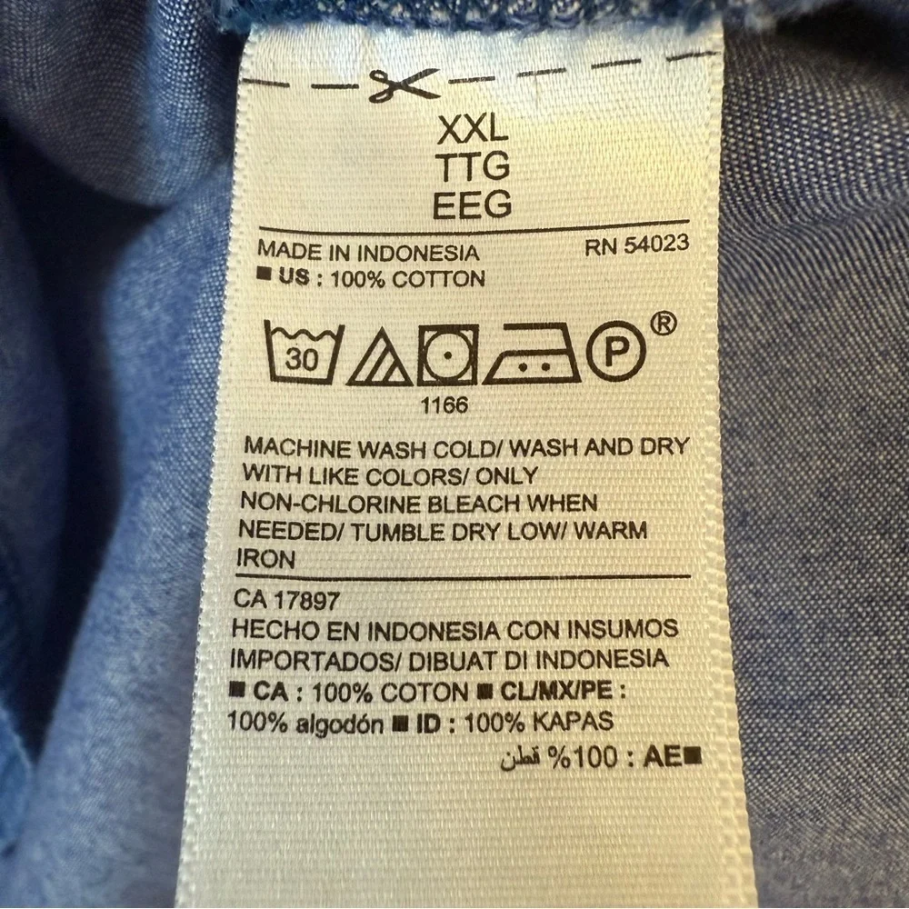 Old Navy Old Navy Denim Blue Button-Down Shirt - Picture 4 of 4